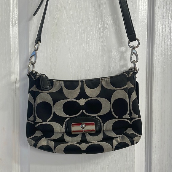 Coach Handbags - Beautiful Coach Crossbody Purse